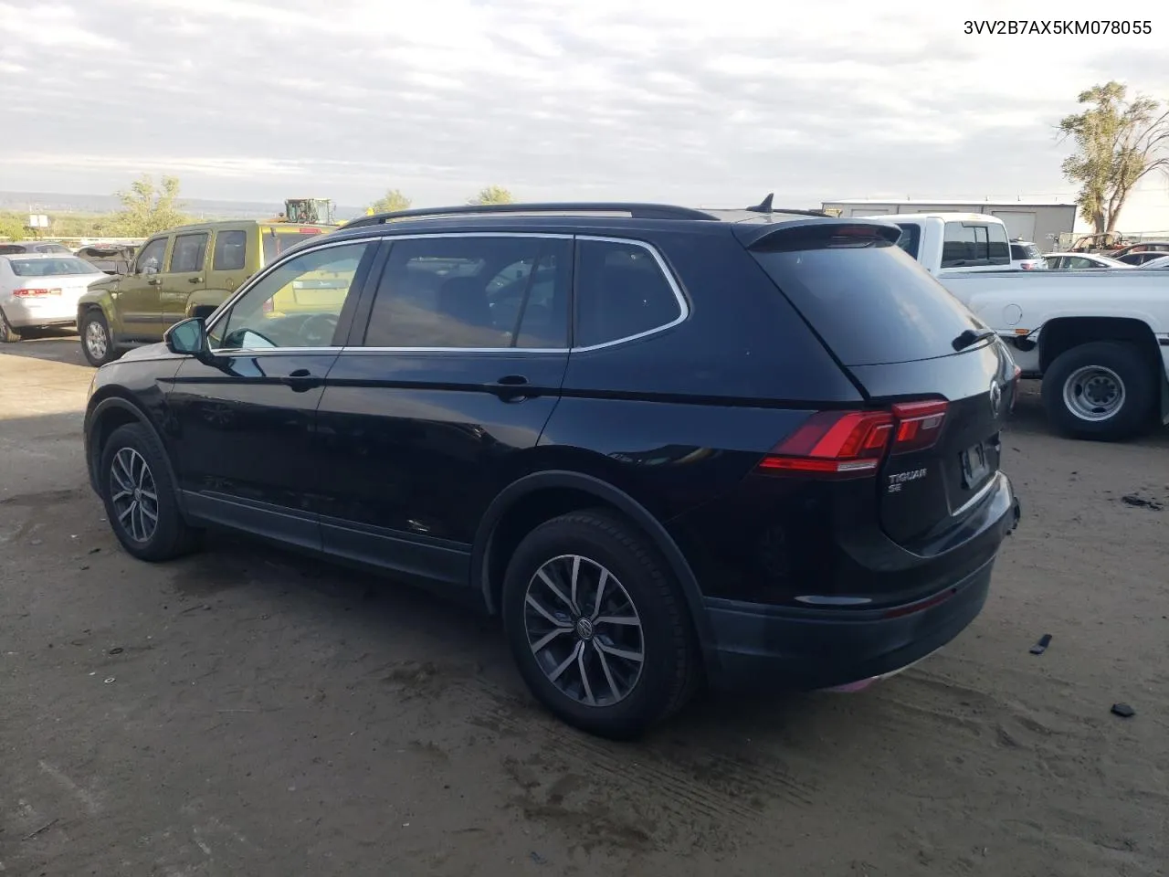 3VV2B7AX5KM078055 2019 Volkswagen Tiguan Se