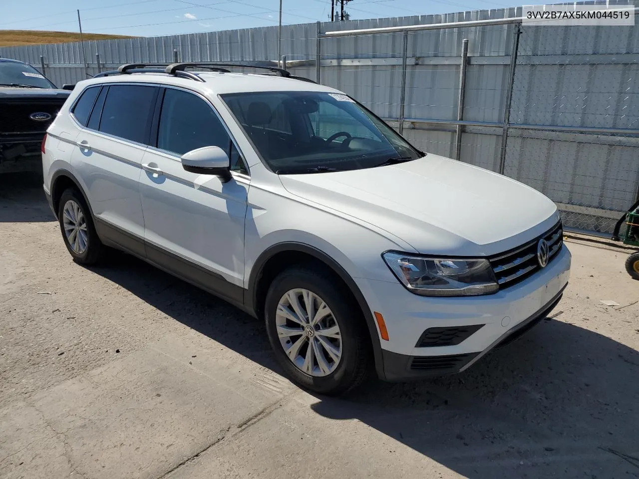 3VV2B7AX5KM044519 2019 Volkswagen Tiguan Se