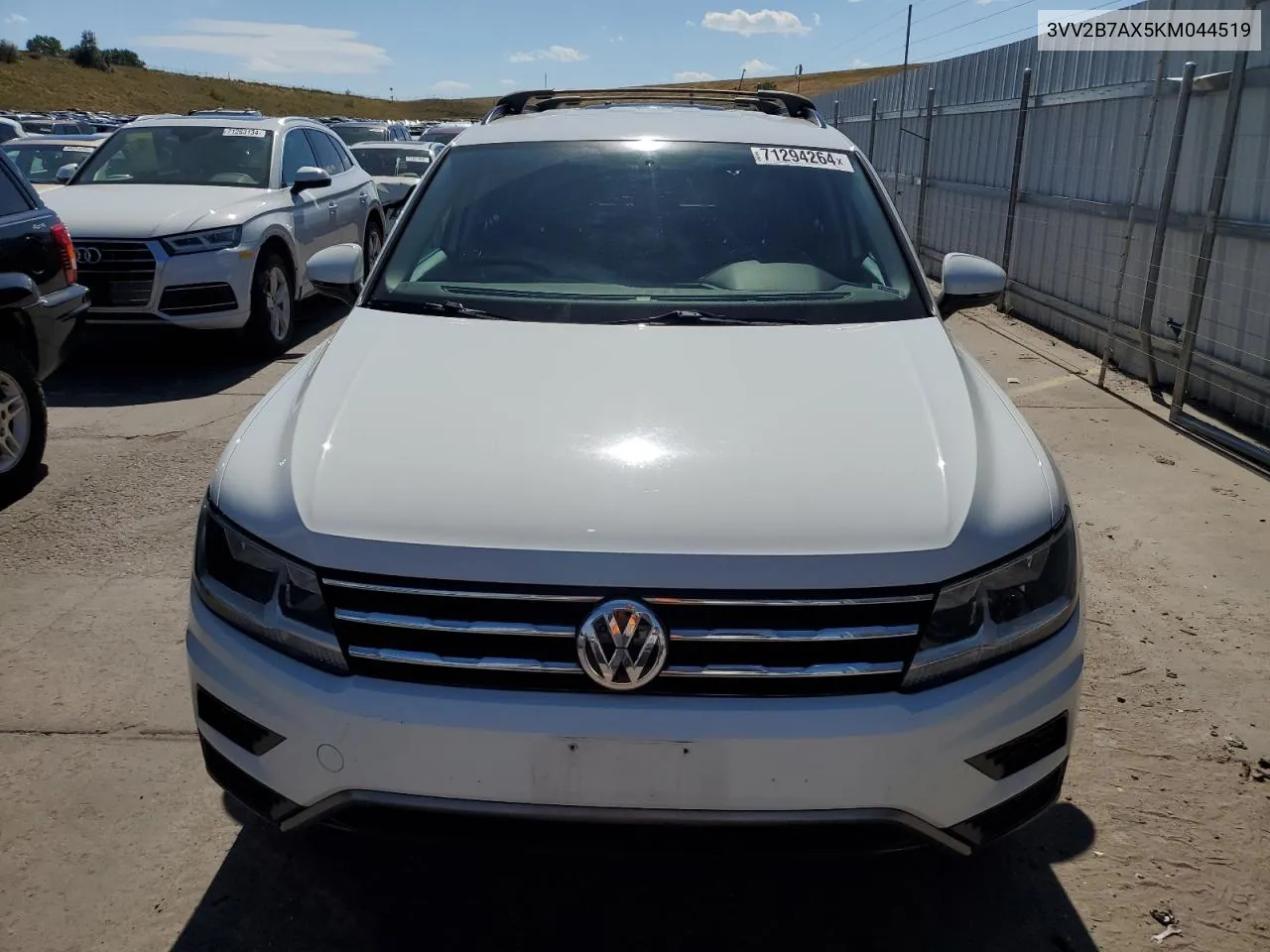 3VV2B7AX5KM044519 2019 Volkswagen Tiguan Se