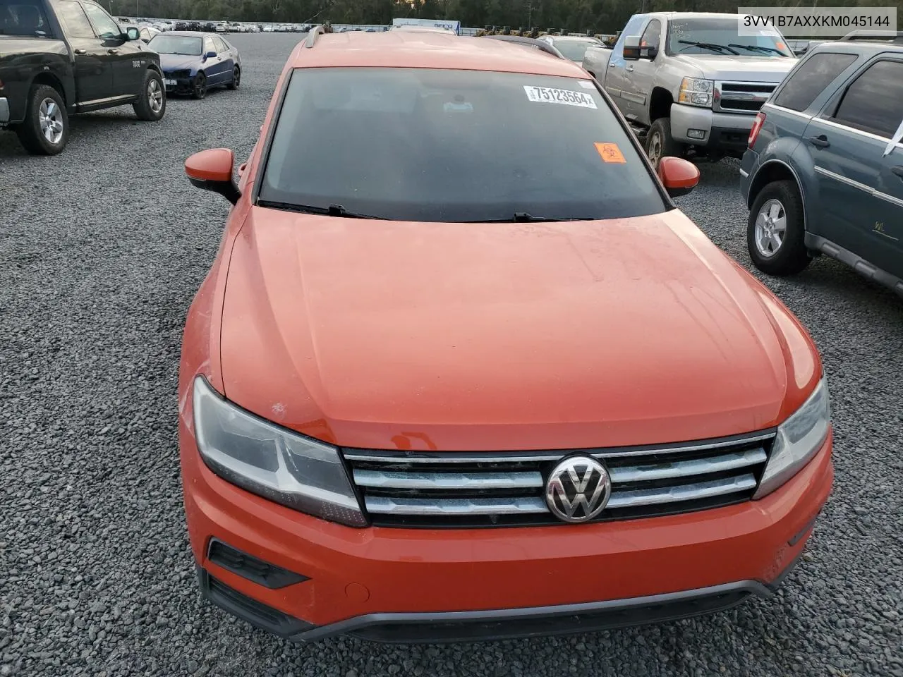 2019 Volkswagen Tiguan S VIN: 3VV1B7AXXKM045144 Lot: 75123564