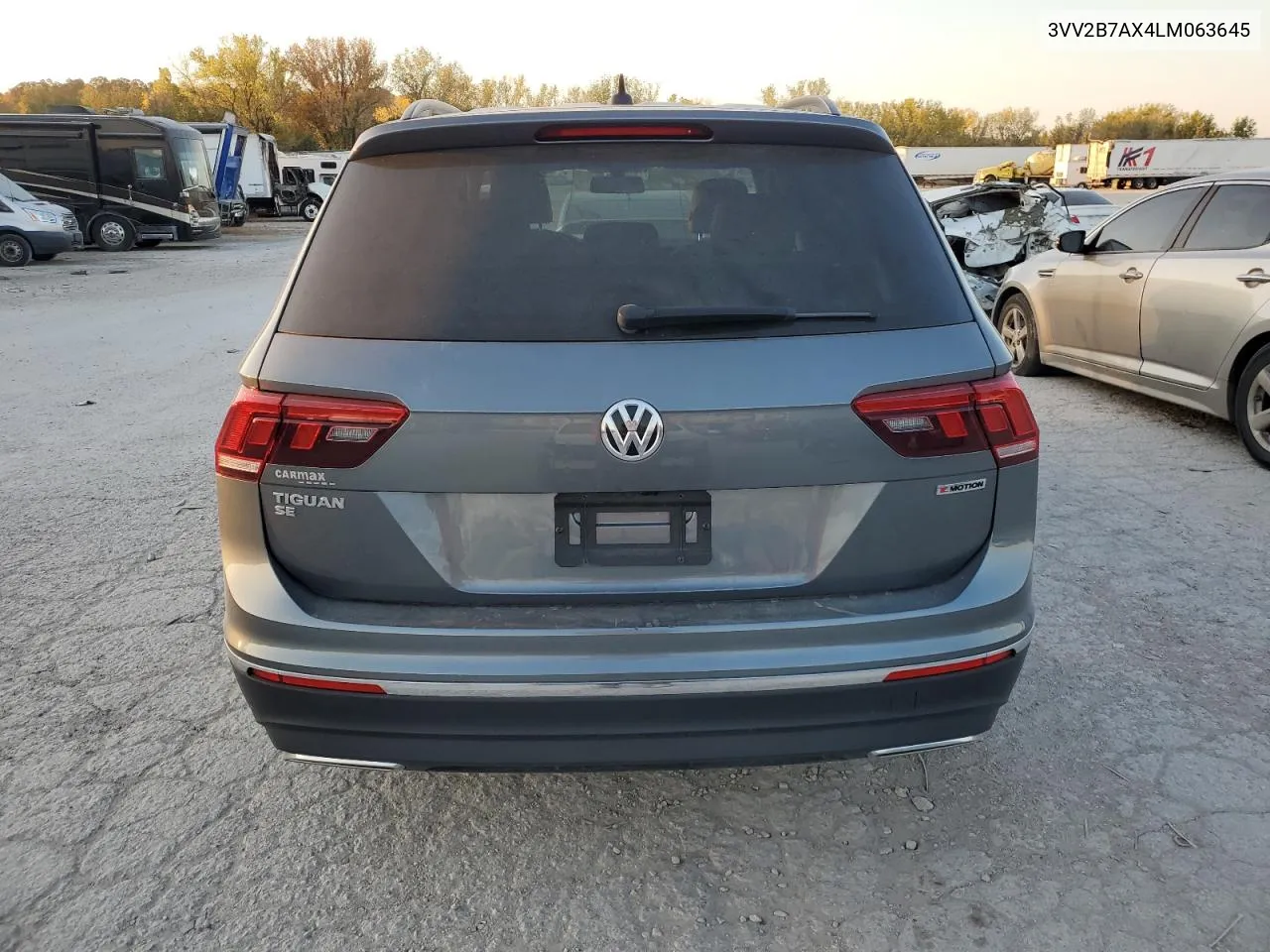 3VV2B7AX4LM063645 2020 Volkswagen Tiguan Se