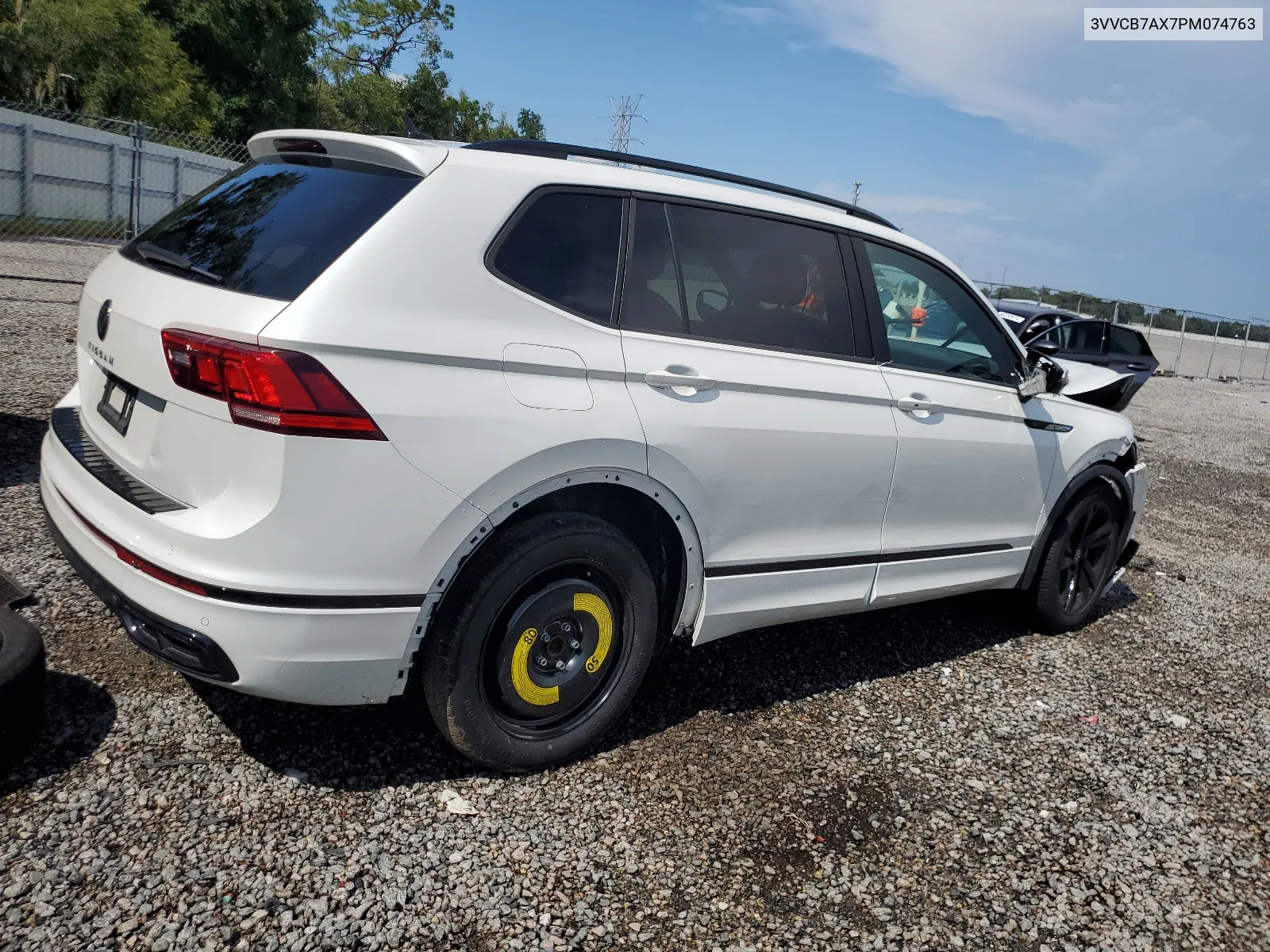 3VVCB7AX7PM074763 2023 Volkswagen Tiguan Se R-Line Black