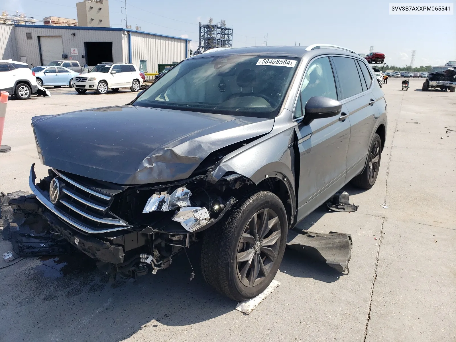 3VV3B7AXXPM065541 2023 Volkswagen Tiguan Se