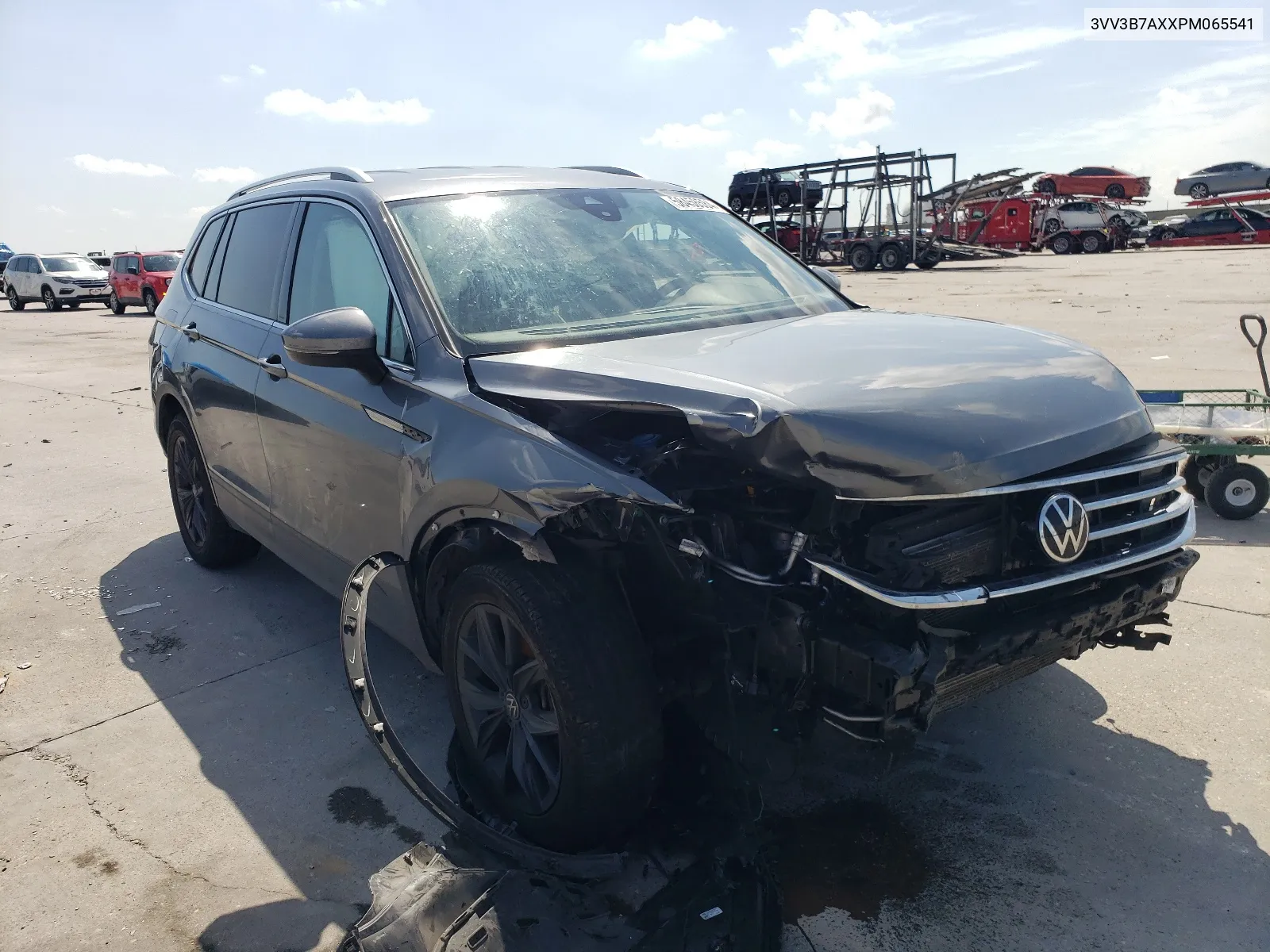 3VV3B7AXXPM065541 2023 Volkswagen Tiguan Se