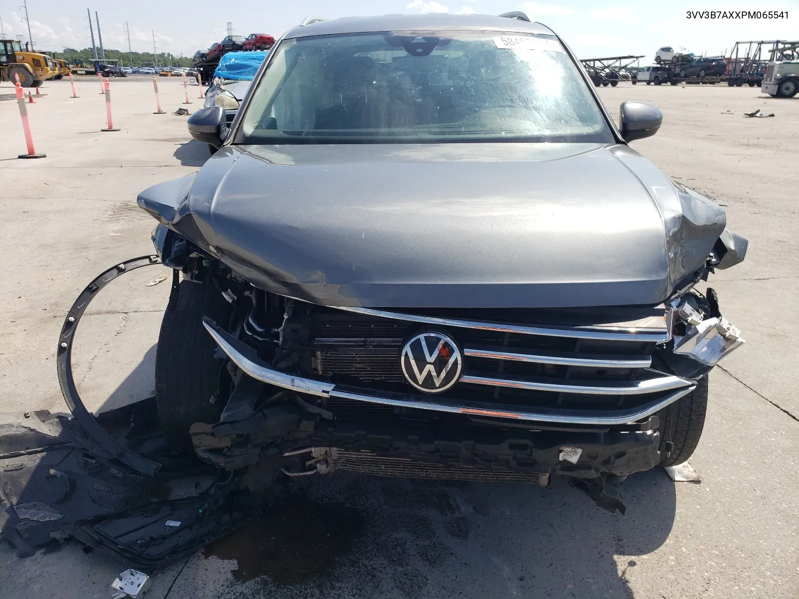 3VV3B7AXXPM065541 2023 Volkswagen Tiguan Se