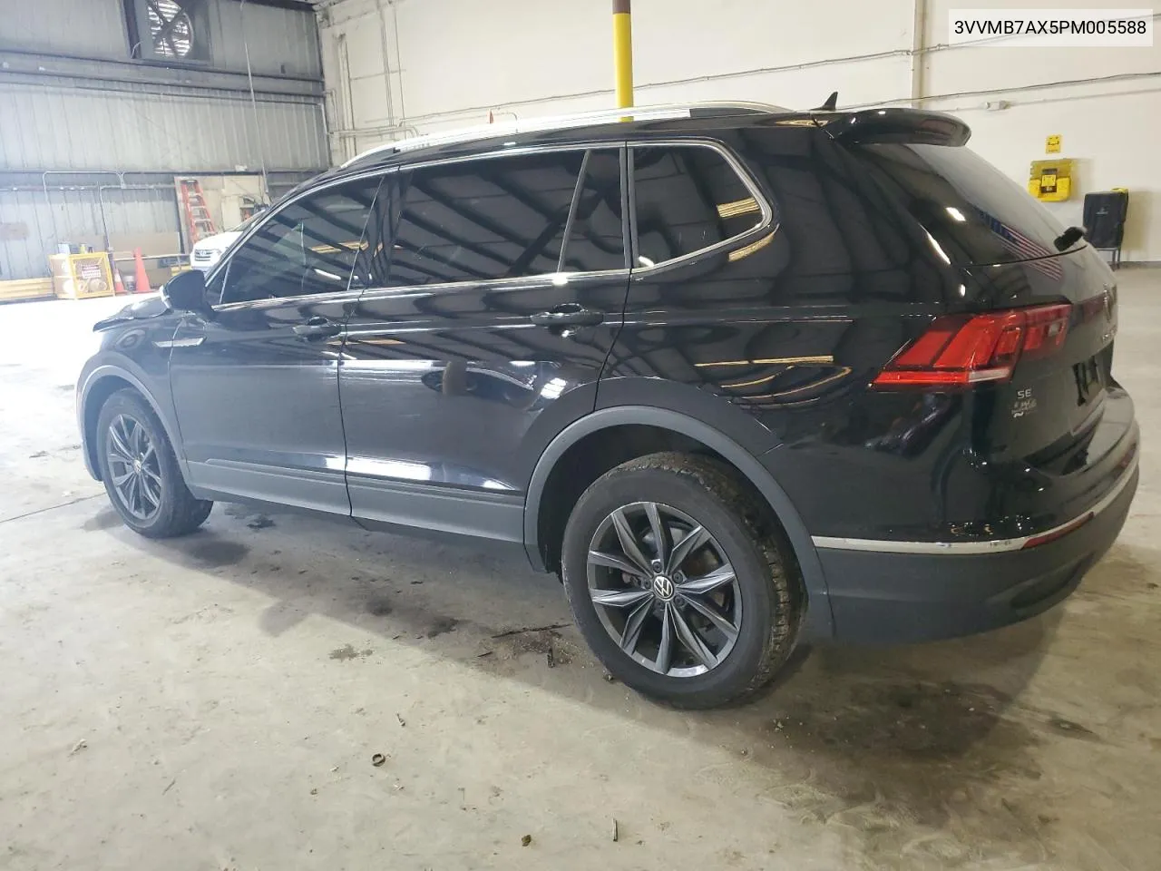 3VVMB7AX5PM005588 2023 Volkswagen Tiguan Se