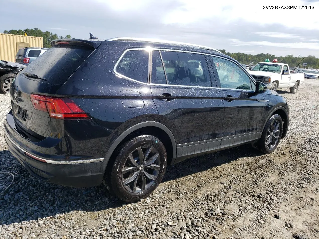 3VV3B7AX8PM122013 2023 Volkswagen Tiguan Se