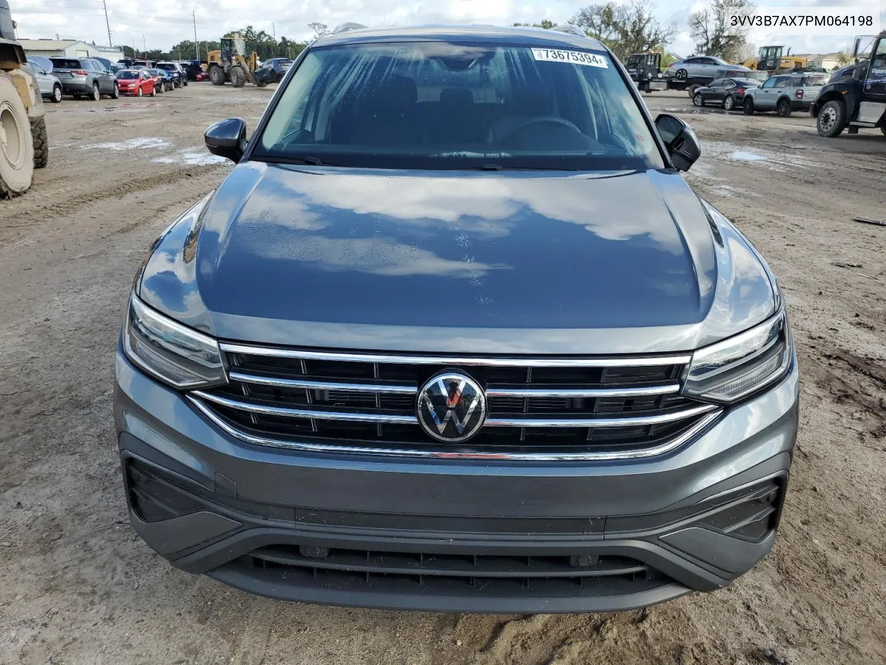 3VV3B7AX7PM064198 2023 Volkswagen Tiguan Se