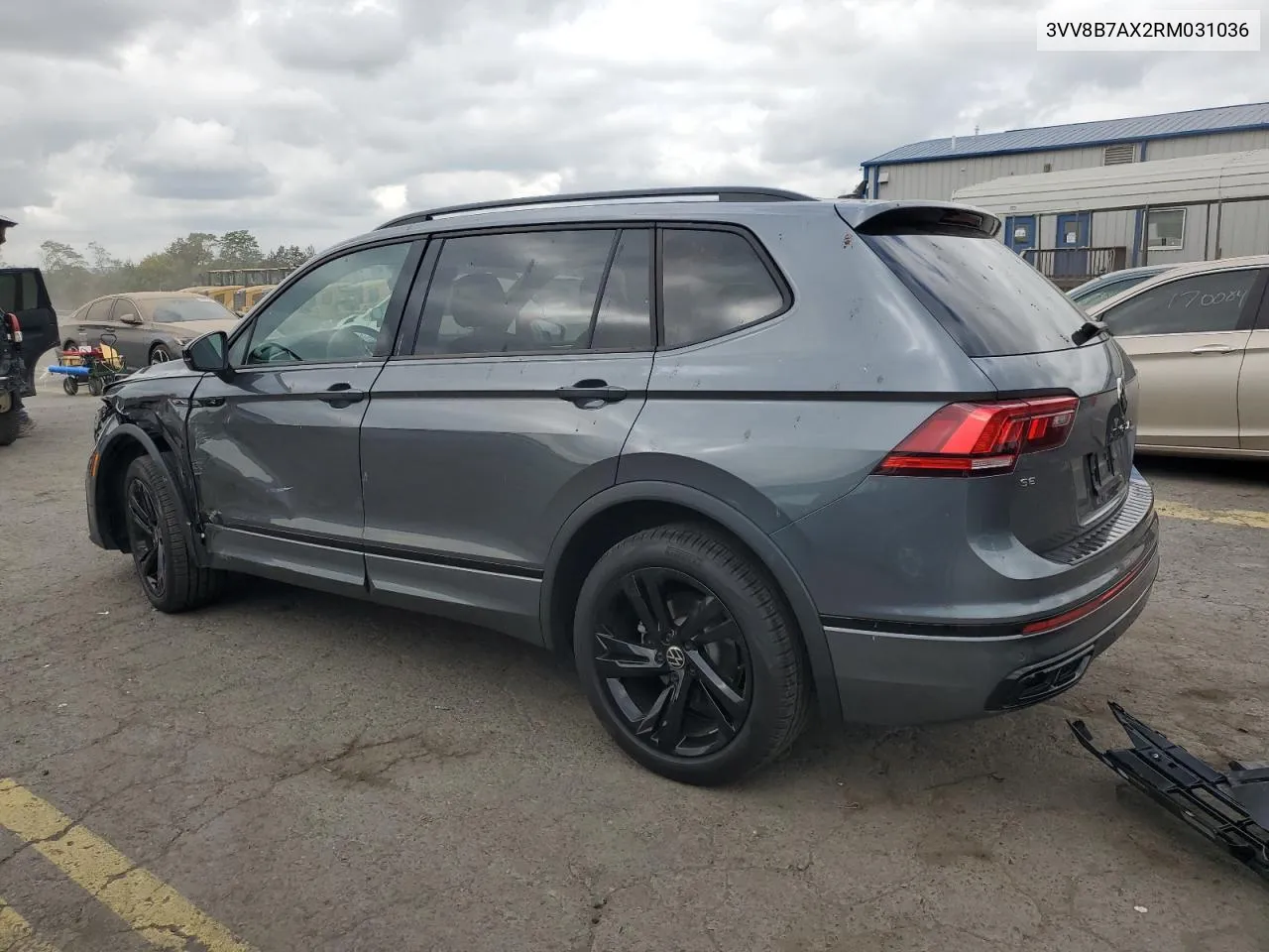 3VV8B7AX2RM031036 2024 Volkswagen Tiguan Se R-Line Black