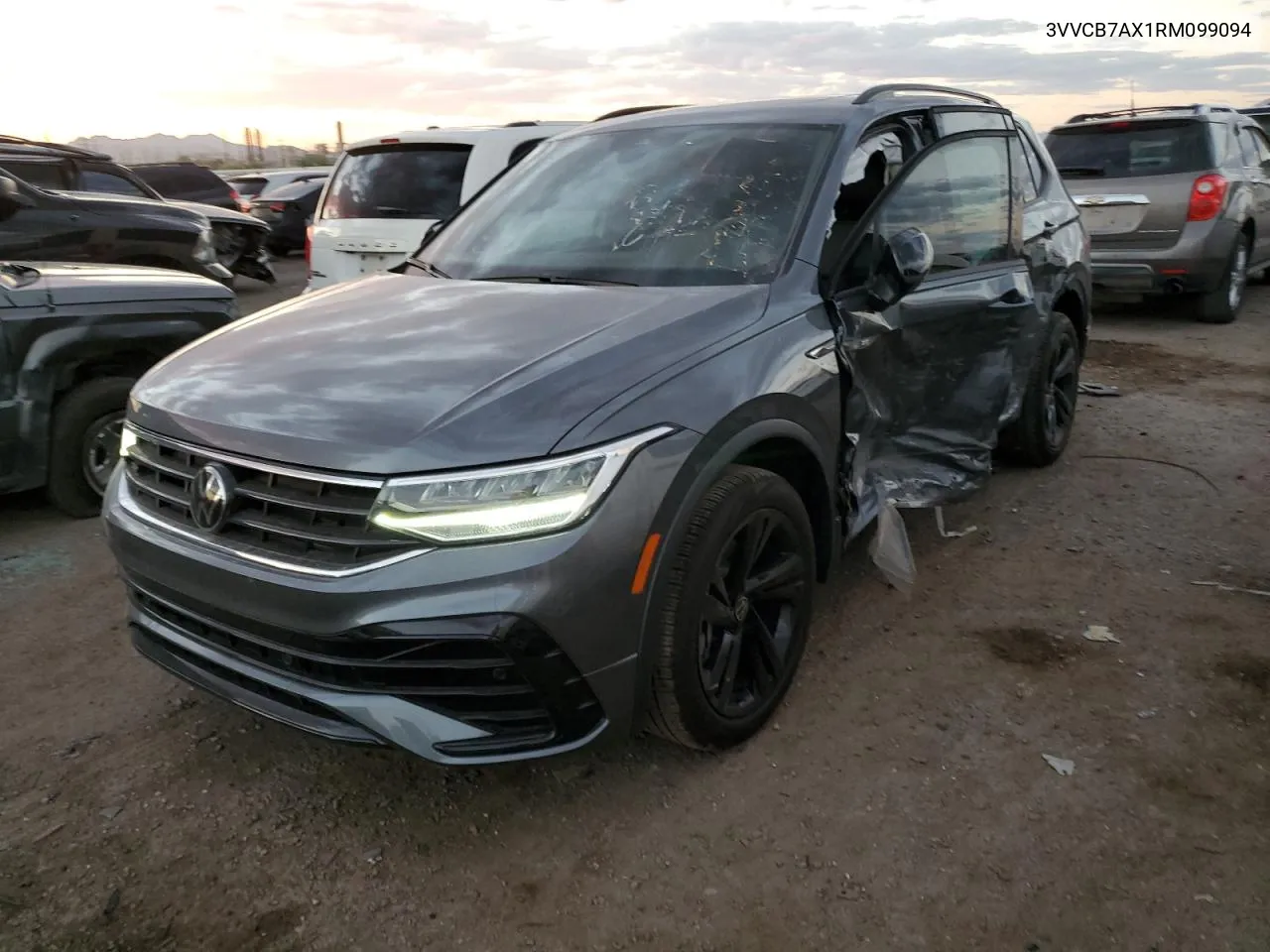 2024 Volkswagen Tiguan 2.0T Se R-Line Black VIN: 3VVCB7AX1RM099094 Lot: 72605264