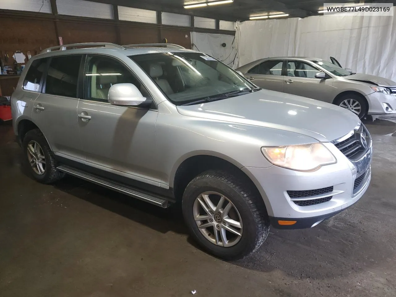 2009 Volkswagen Touareg 2 V6 VIN: WVGBE77L49D023169 Lot: 73215114