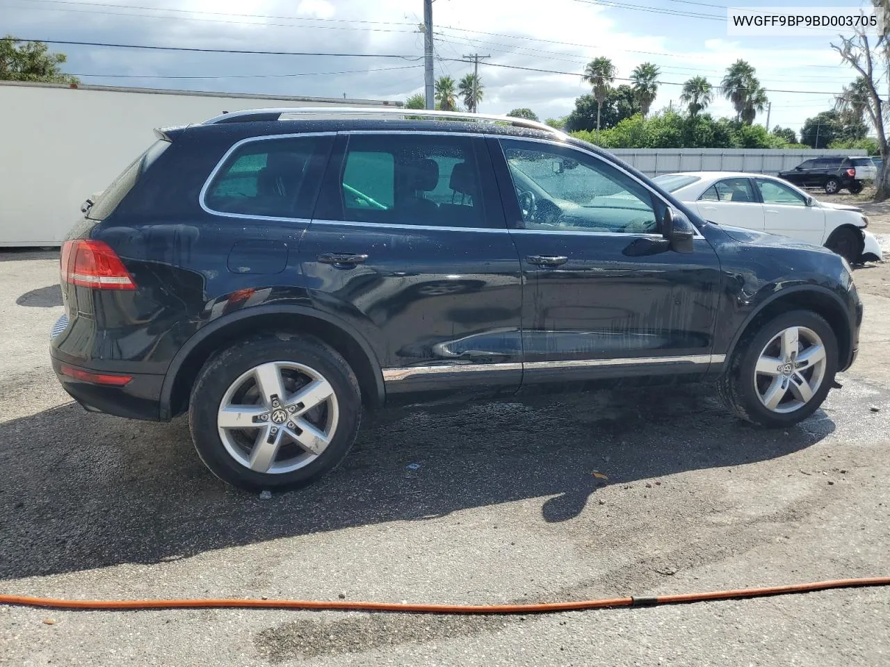 2011 Volkswagen Touareg V6 VIN: WVGFF9BP9BD003705 Lot: 70877634