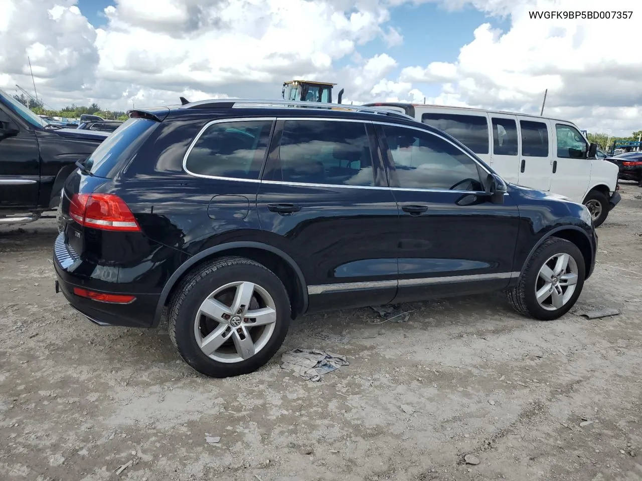 2011 Volkswagen Touareg V6 Tdi VIN: WVGFK9BP5BD007357 Lot: 77065434