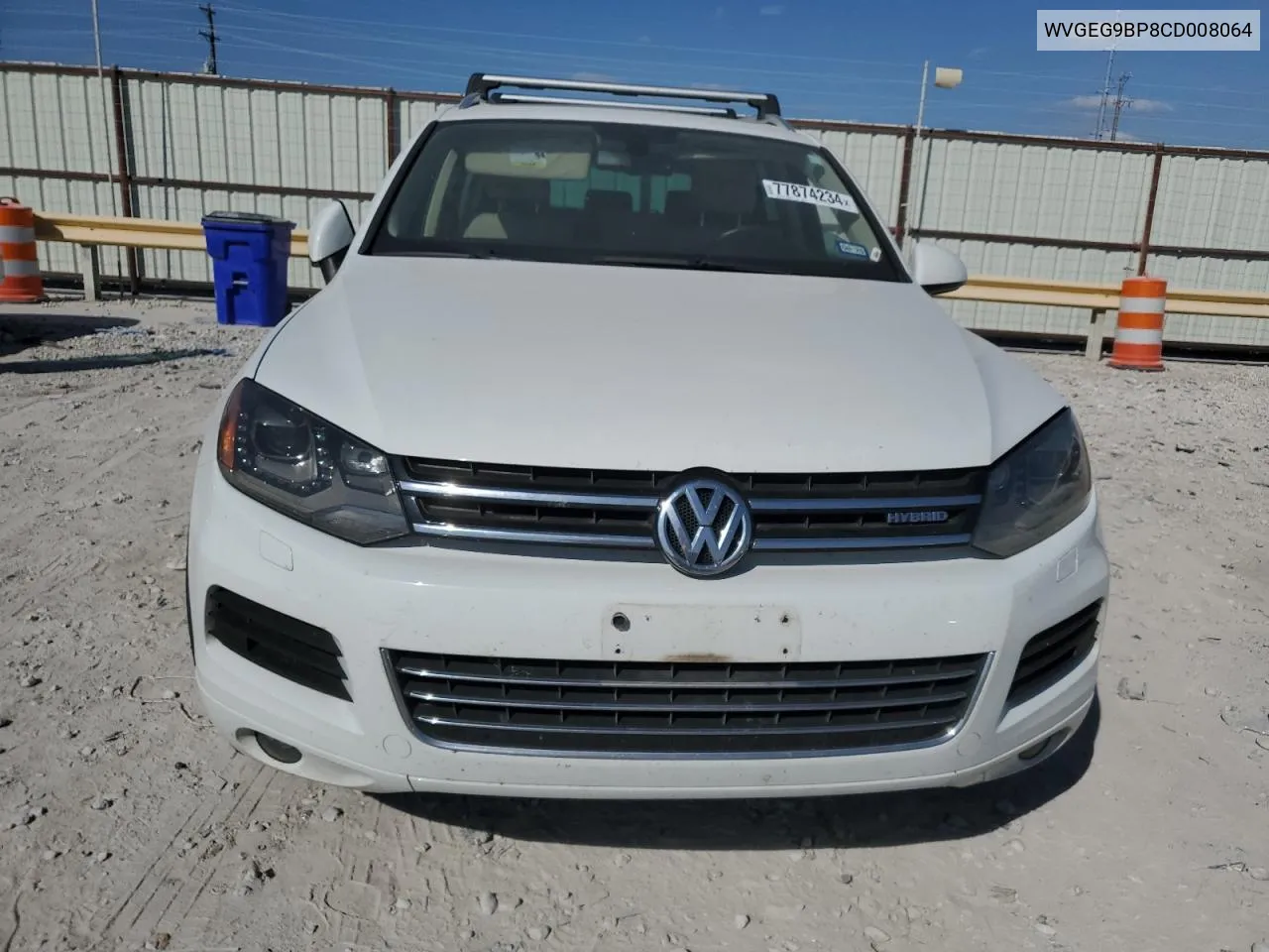 2012 Volkswagen Touareg Hybrid VIN: WVGEG9BP8CD008064 Lot: 77874234