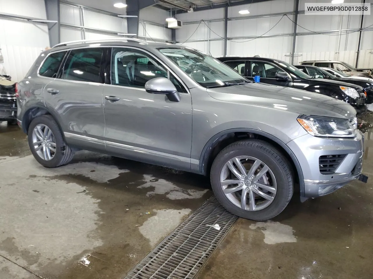 WVGEF9BP9GD012858 2016 Volkswagen Touareg Sport