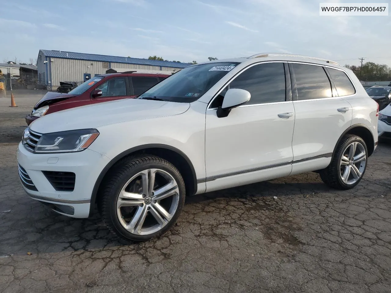 WVGGF7BP7HD006457 2017 Volkswagen Touareg Executive