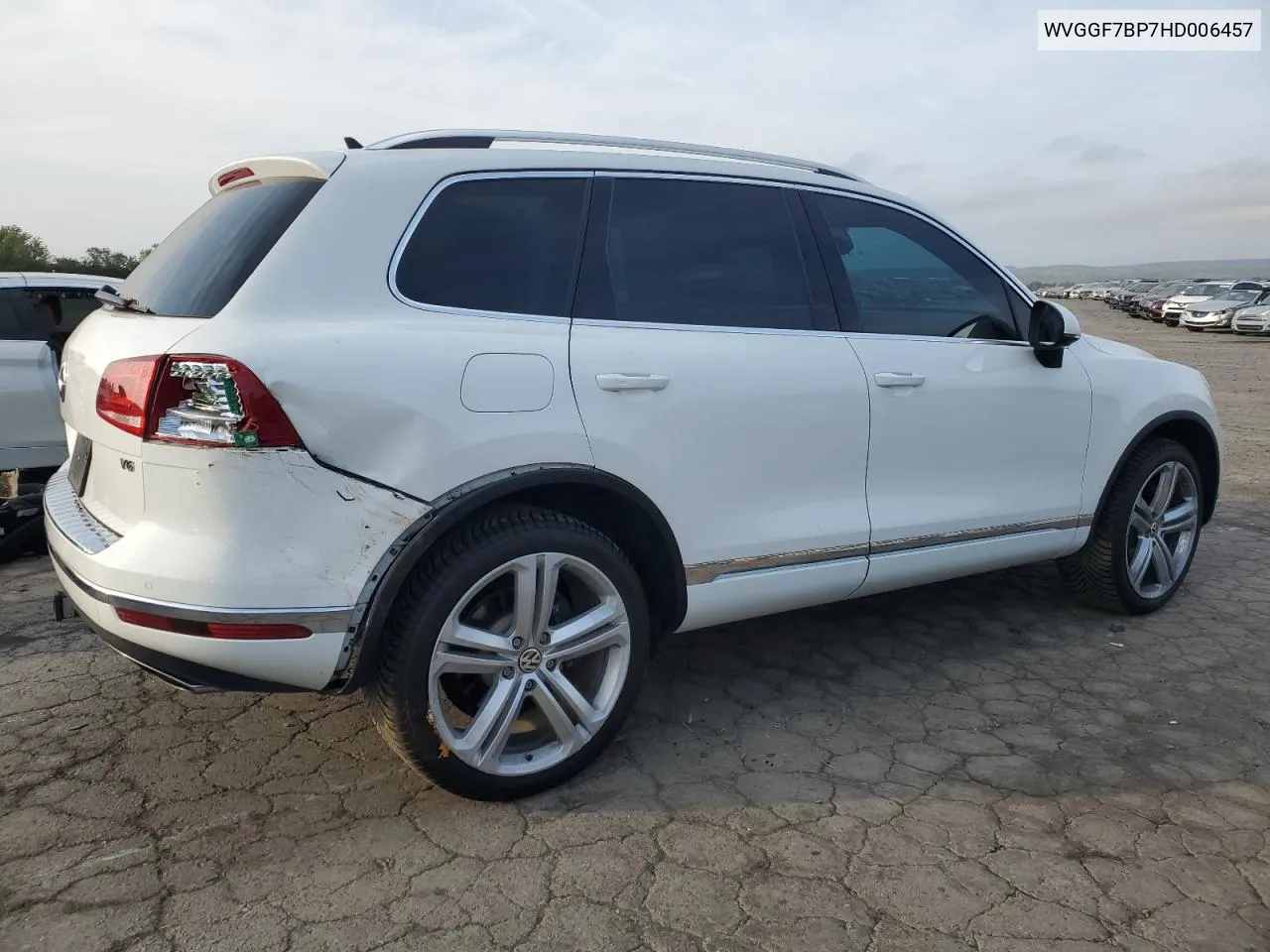 WVGGF7BP7HD006457 2017 Volkswagen Touareg Executive