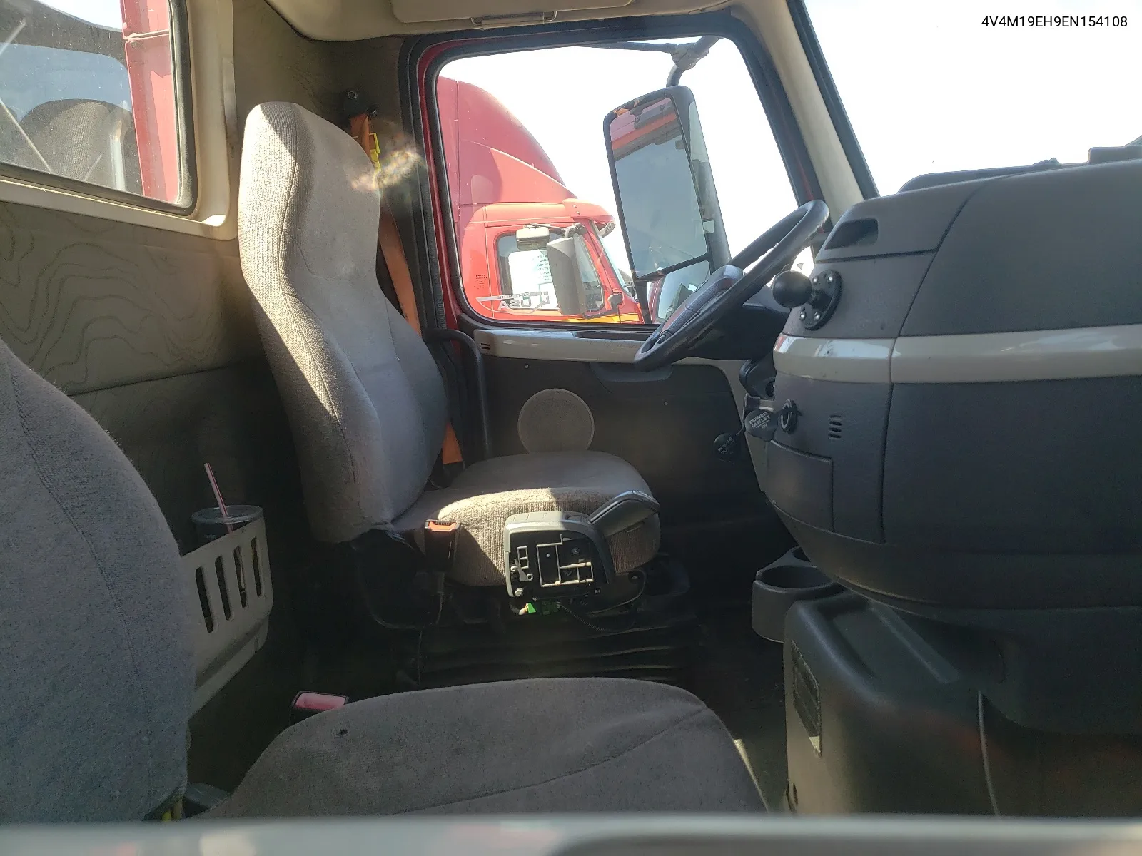 4V4M19EH9EN154108 2014 Volvo Vn Vnm