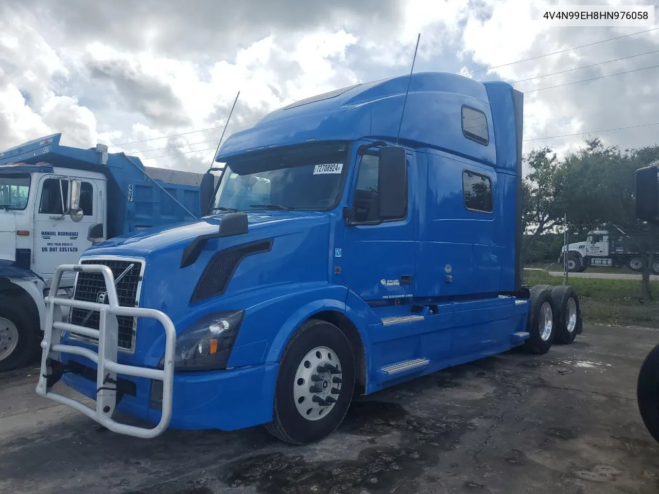 4V4N99EH8HN976058 2017 Volvo Vn Vnl