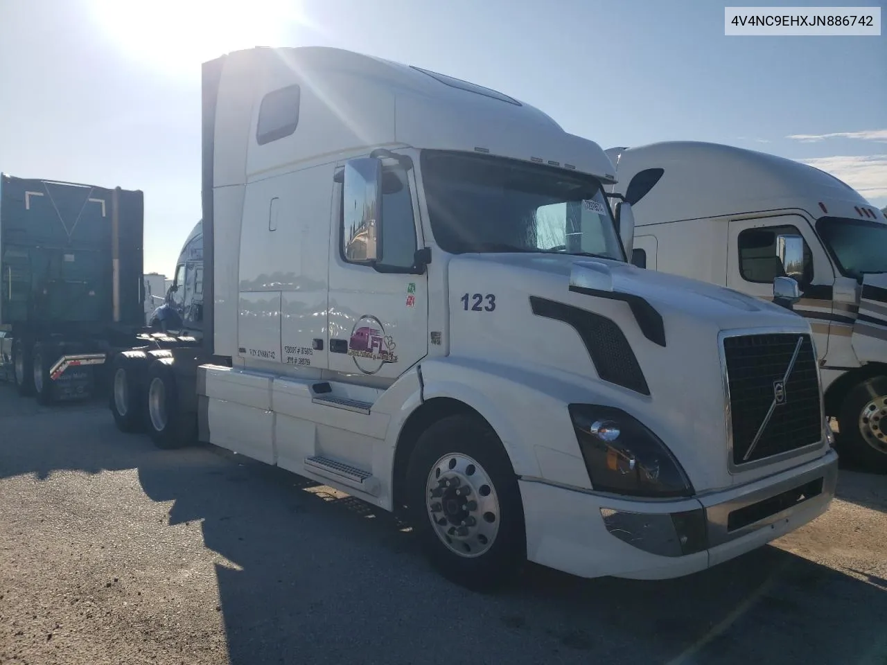 2018 Volvo Vn Vnl VIN: 4V4NC9EHXJN886742 Lot: 72979574