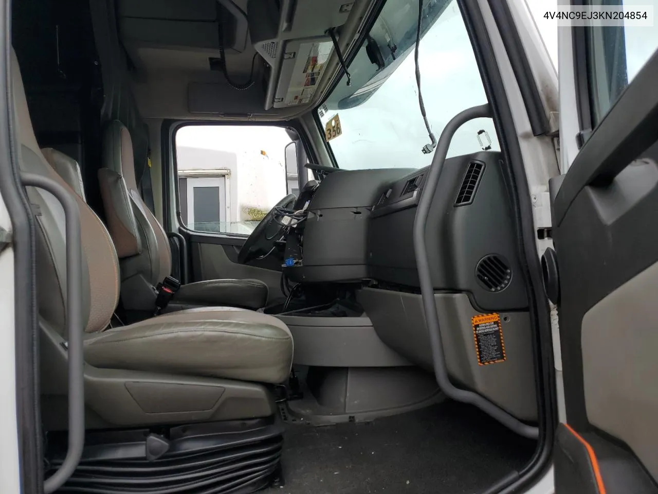 4V4NC9EJ3KN204854 2019 Volvo Vn Vnl