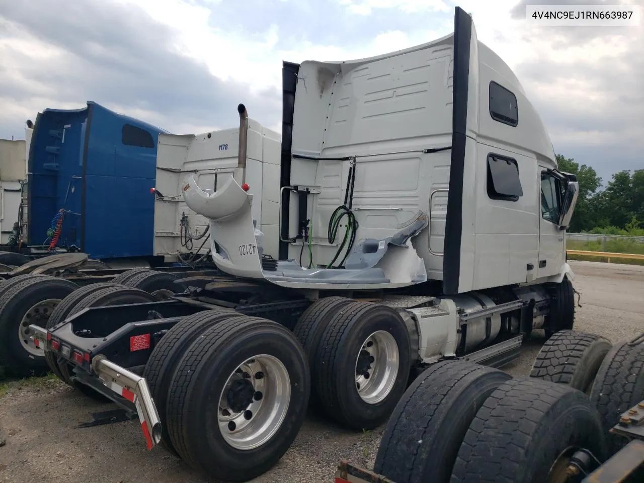 4V4NC9EJ1RN663987 2024 Volvo Vn Vnl