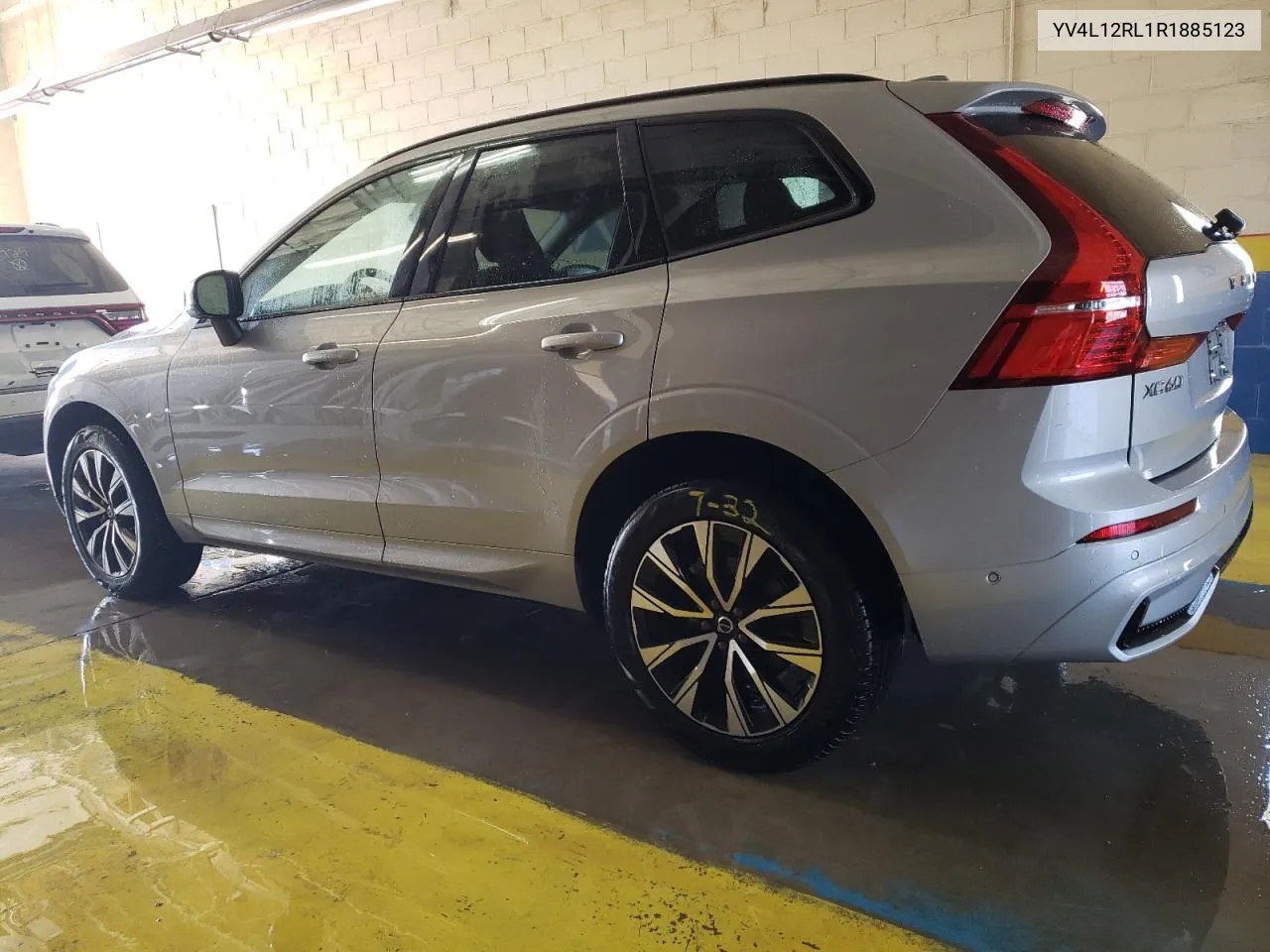 2024 Volvo Xc60 Plus VIN: YV4L12RL1R1885123 Lot: 70501064