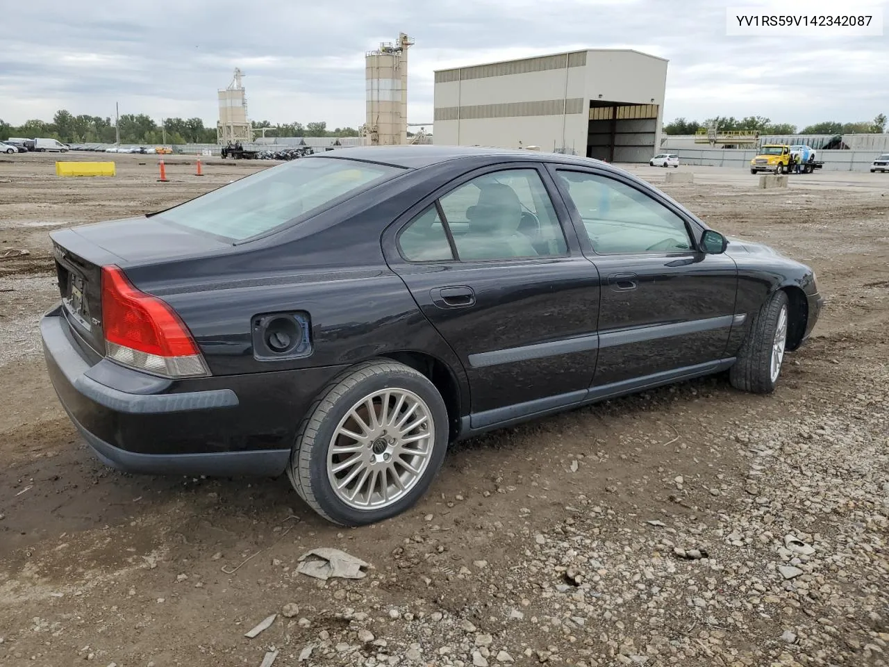 2004 Volvo S60 2.5T VIN: YV1RS59V142342087 Lot: 72520714