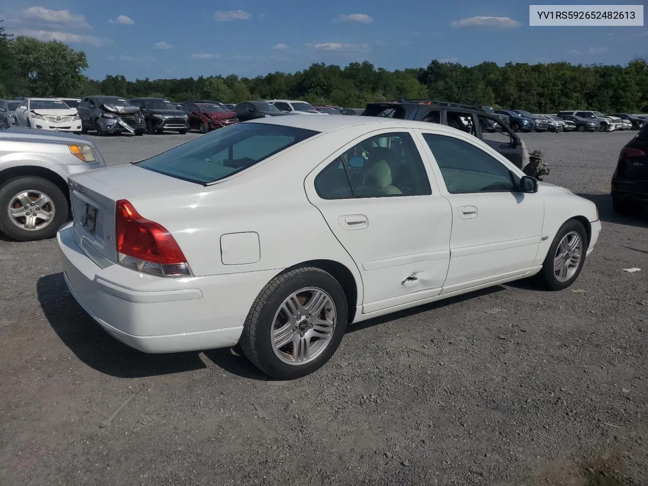 2005 Volvo S60 2.5T VIN: YV1RS592652482613 Lot: 68108904