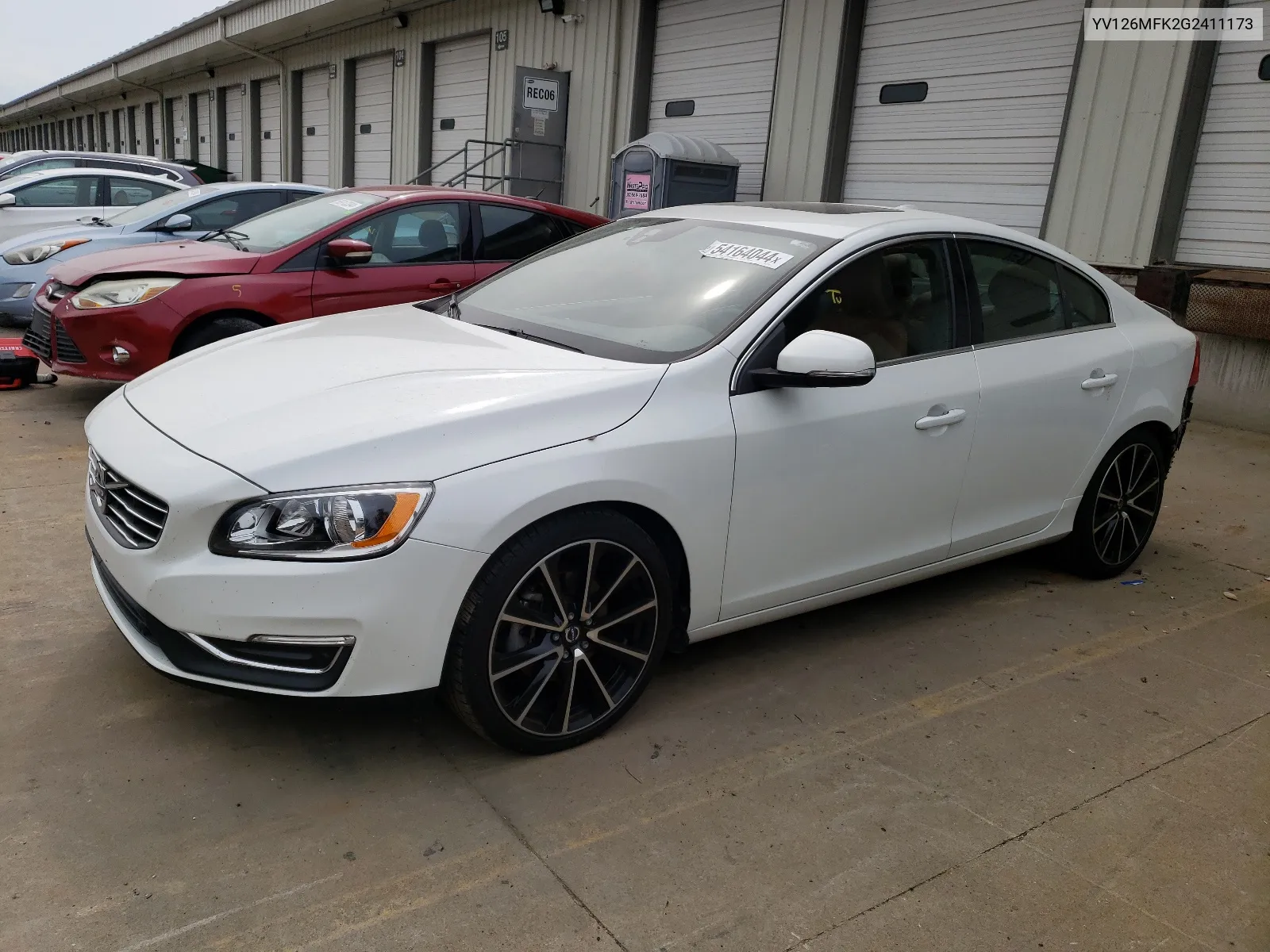 2016 Volvo S60 Premier VIN: YV126MFK2G2411173 Lot: 54164044