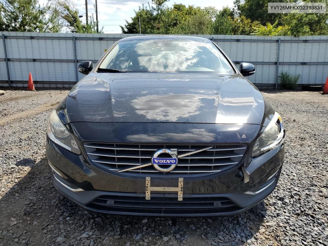 2016 Volvo S60 Premier VIN: YV126MFKXG2393831 Lot: 70764544