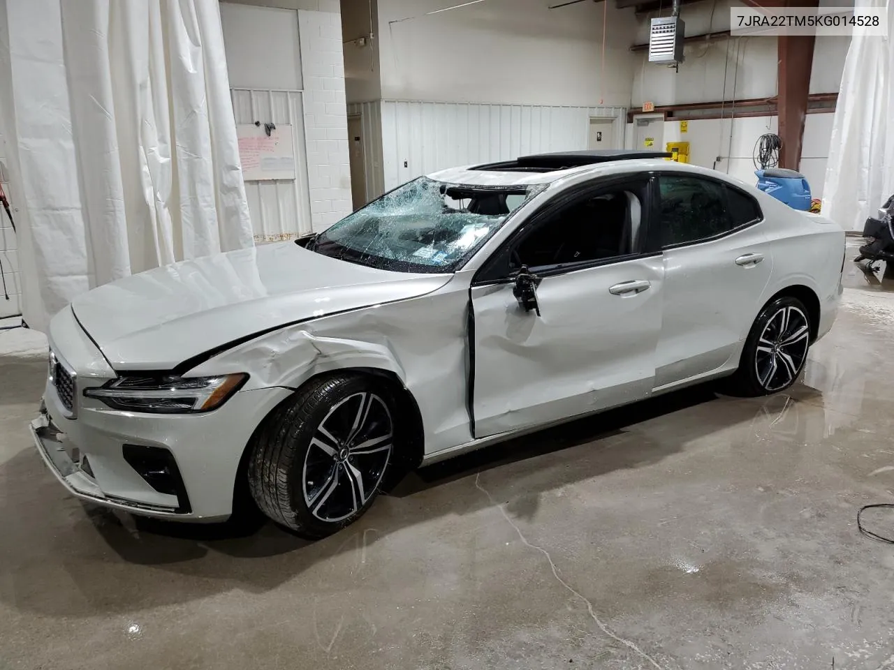 2019 Volvo S60 T6 R-Design VIN: 7JRA22TM5KG014528 Lot: 68354584