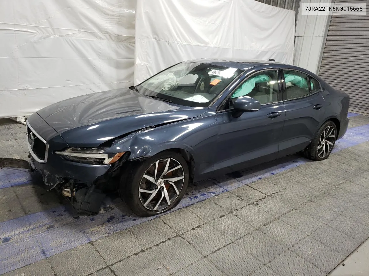 2019 Volvo S60 T6 Momentum VIN: 7JRA22TK6KG015668 Lot: 70032644