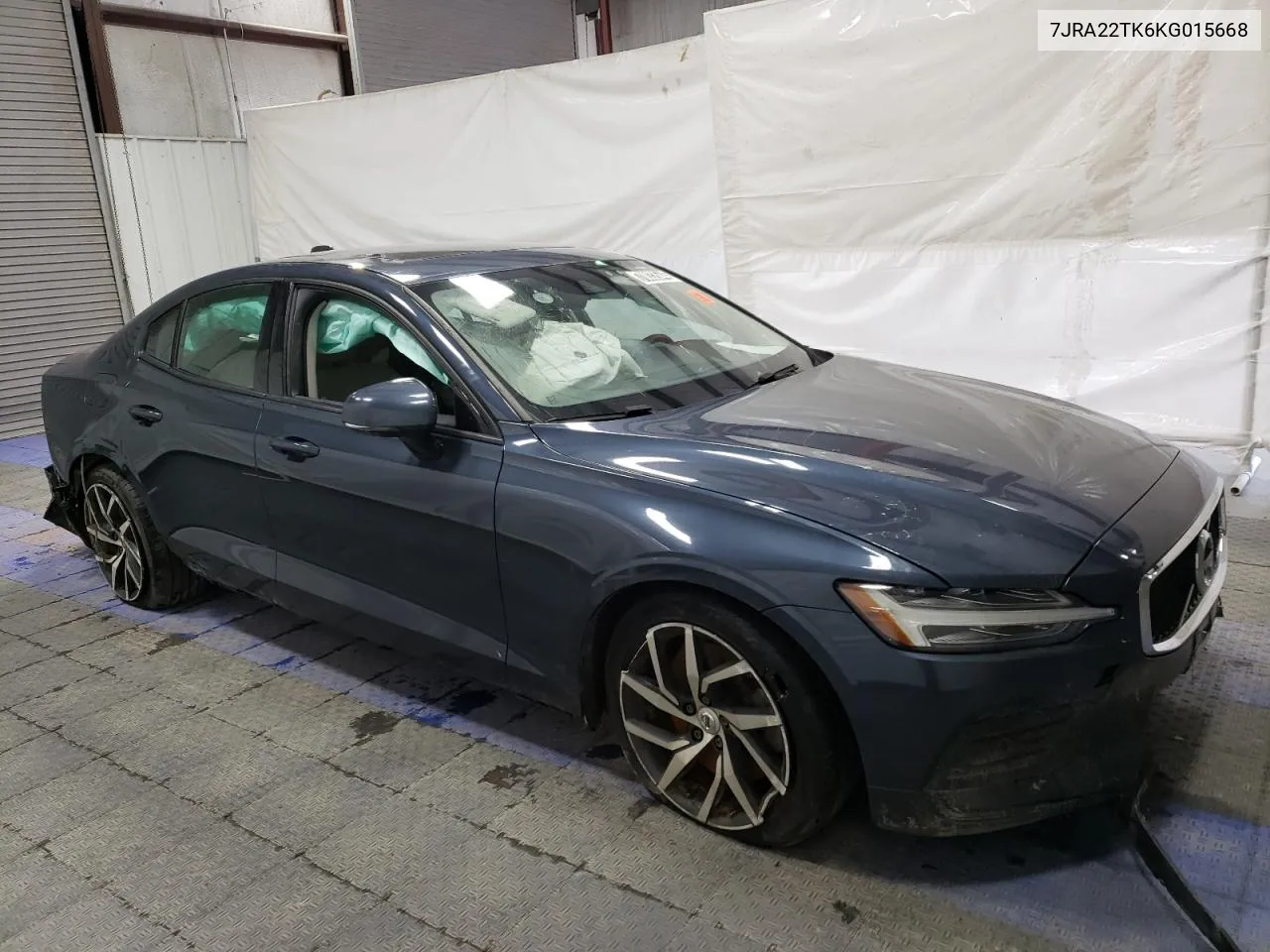 2019 Volvo S60 T6 Momentum VIN: 7JRA22TK6KG015668 Lot: 70032644