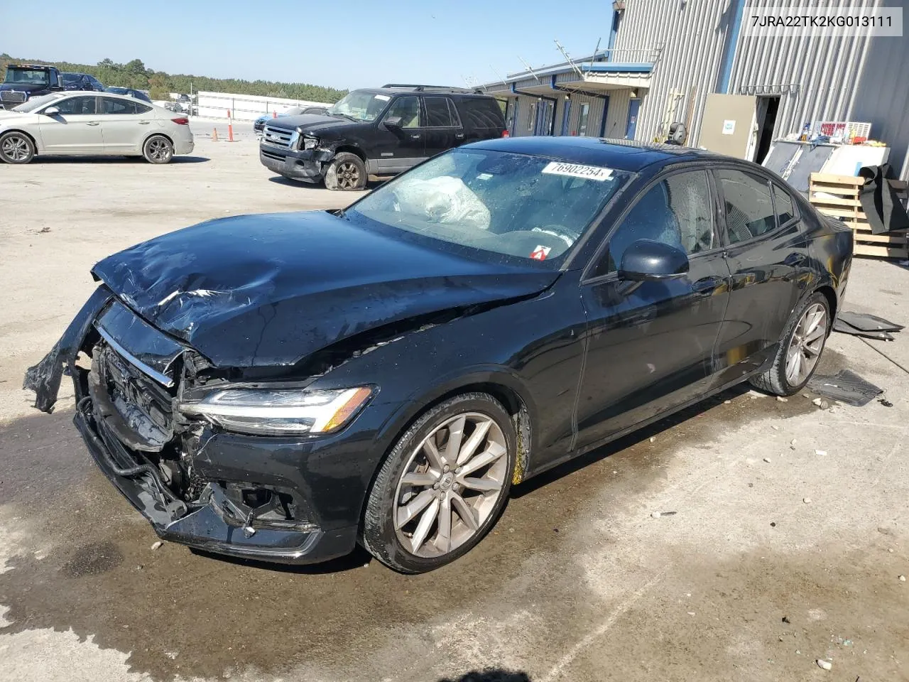 2019 Volvo S60 T6 Momentum VIN: 7JRA22TK2KG013111 Lot: 76902254