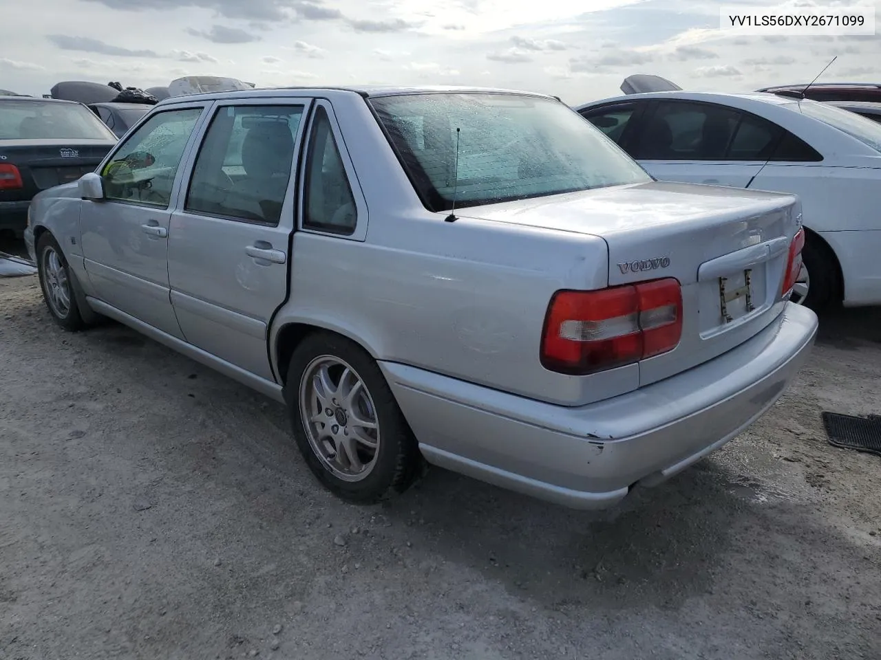 YV1LS56DXY2671099 2000 Volvo S70 Glt