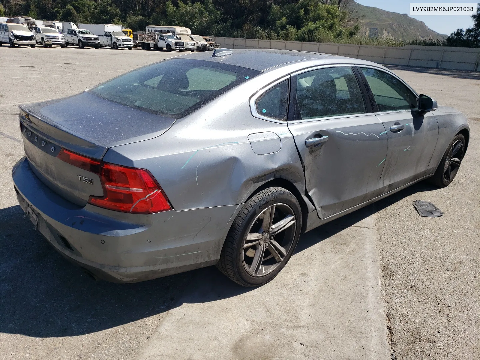 LVY982MK6JP021038 2018 Volvo S90 T5 Momentum