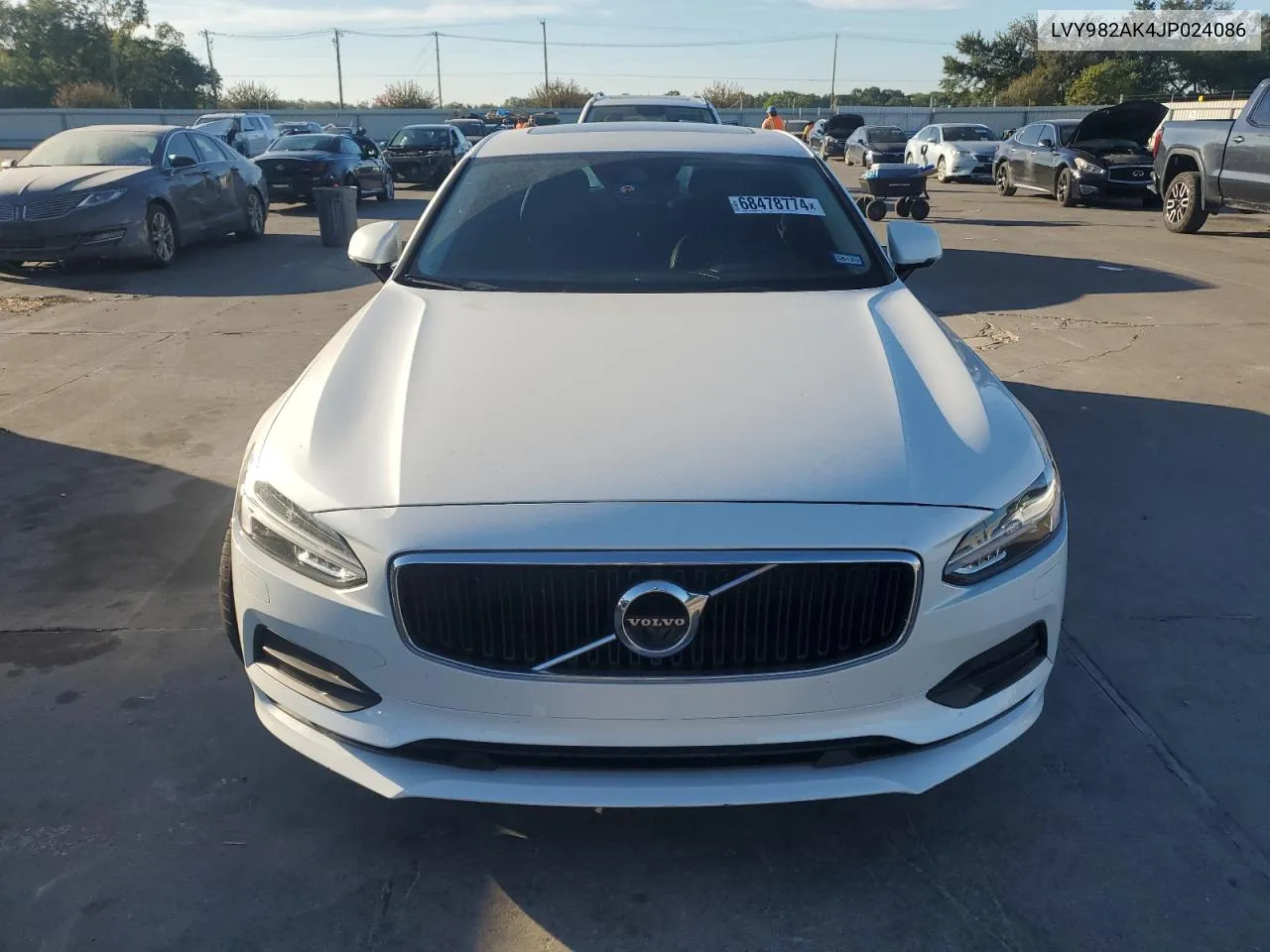 LVY982AK4JP024086 2018 Volvo S90 T5 Momentum