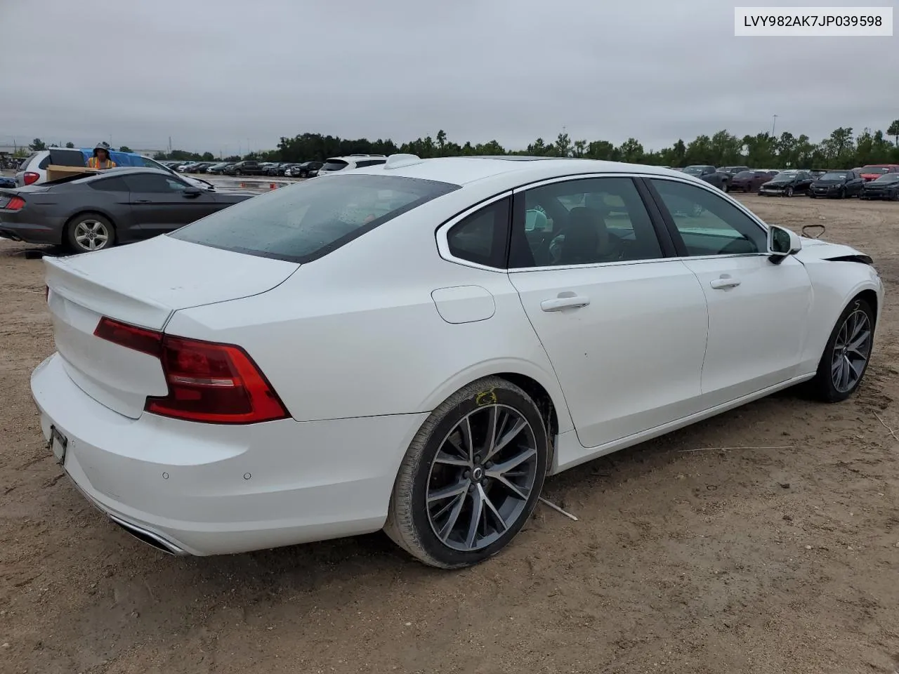 LVY982AK7JP039598 2018 Volvo S90 T5 Momentum