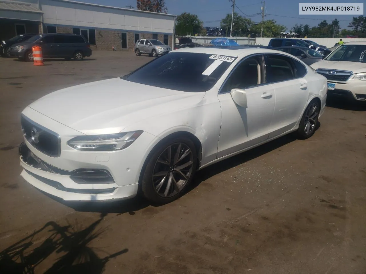 LVY982MK4JP018719 2018 Volvo S90 T5 Momentum