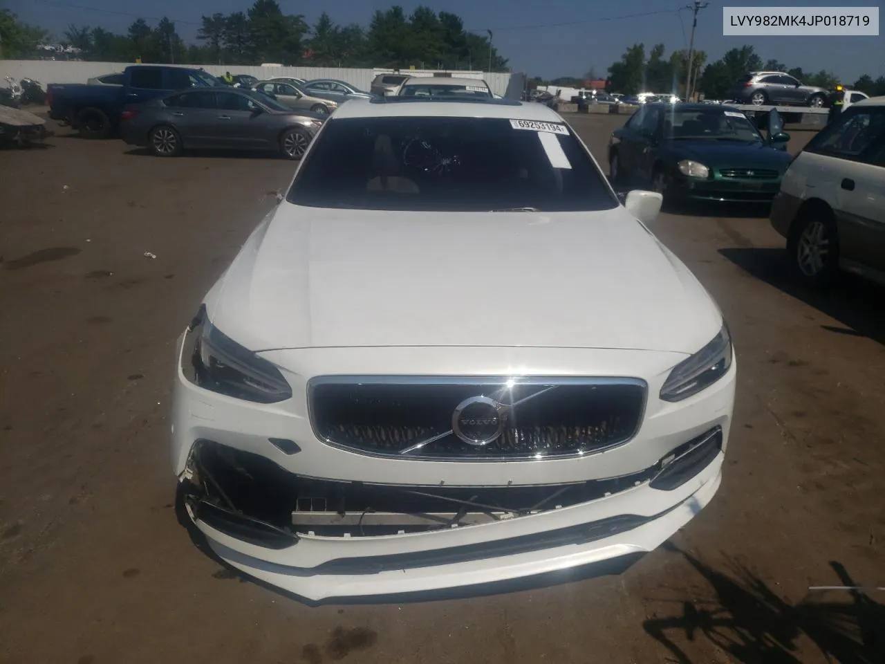 LVY982MK4JP018719 2018 Volvo S90 T5 Momentum