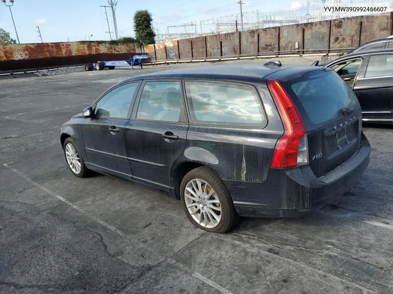 2009 Volvo V50 2.4I VIN: YV1MW390992466607 Lot: 71972384