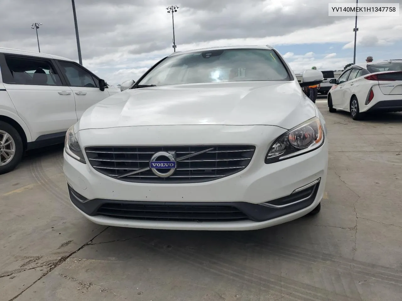 2017 Volvo V60 T5 Premier VIN: YV140MEK1H1347758 Lot: 74616154