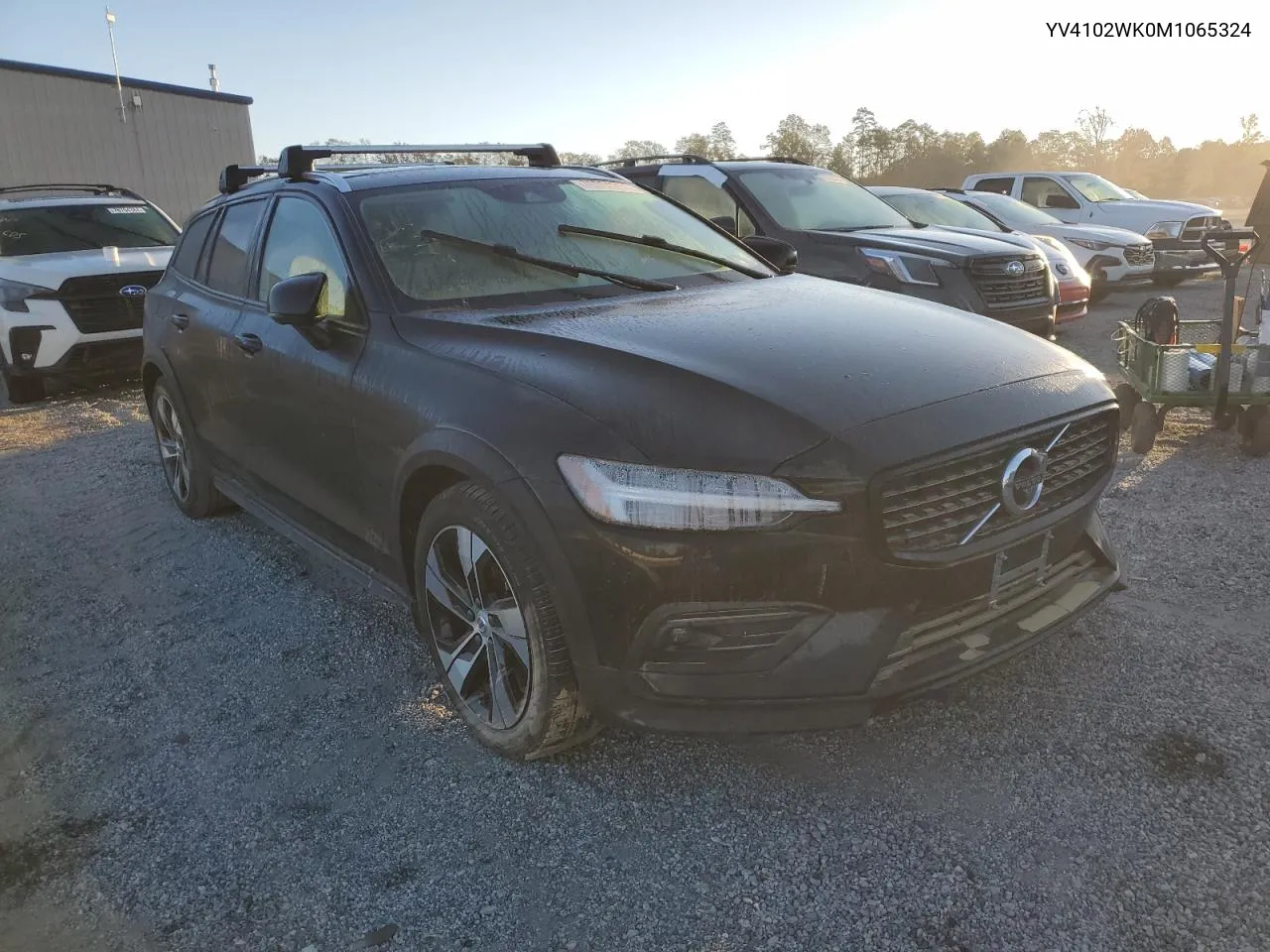 2021 Volvo V60 Cross Country T5 Momentum VIN: YV4102WK0M1065324 Lot: 40564866