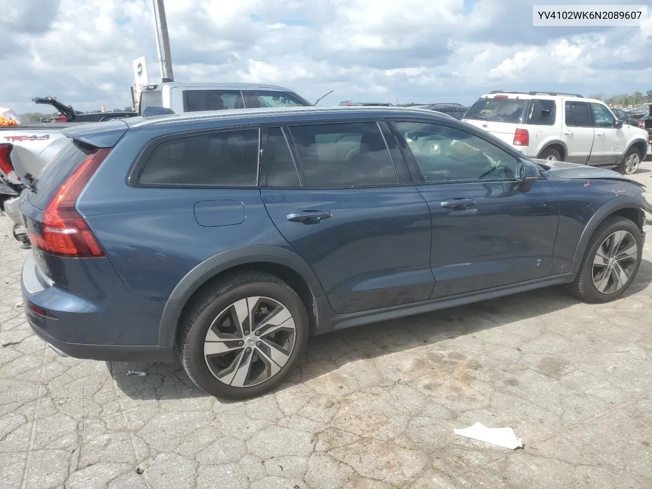 2022 Volvo V60 Cross Country T5 Momentum VIN: YV4102WK6N2089607 Lot: 73766844