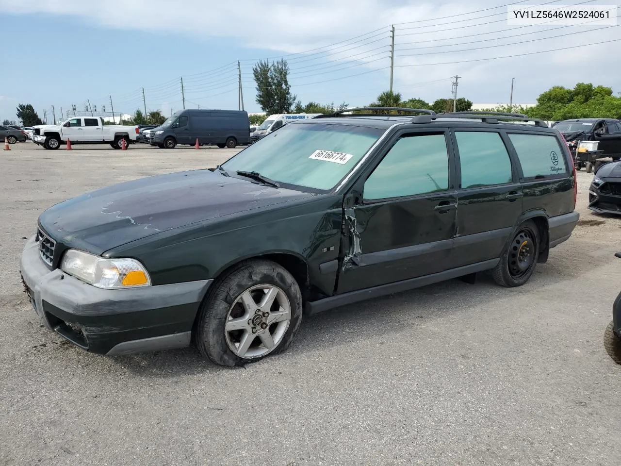 YV1LZ5646W2524061 1998 Volvo V70 Xc