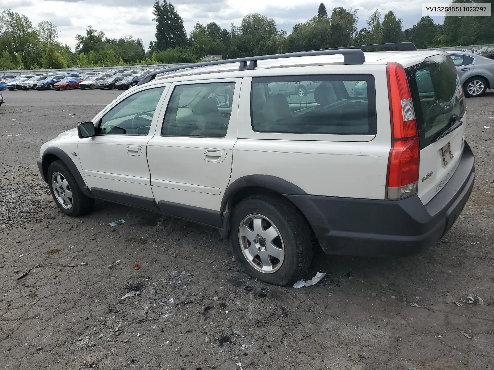 YV1SZ58D511023797 2001 Volvo V70 Xc