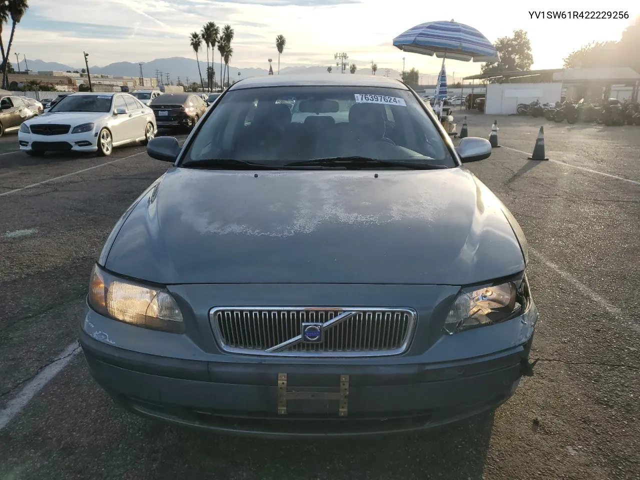 2002 Volvo V70 VIN: YV1SW61R422229256 Lot: 76397624