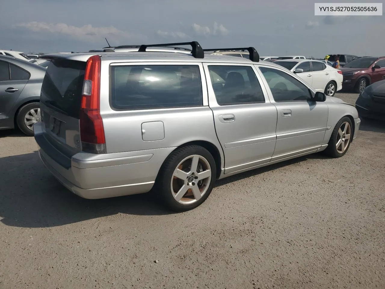 YV1SJ527052505636 2005 Volvo V70 R