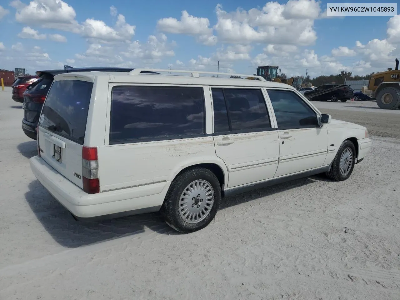 1998 Volvo V90 VIN: YV1KW9602W1045893 Lot: 77673814